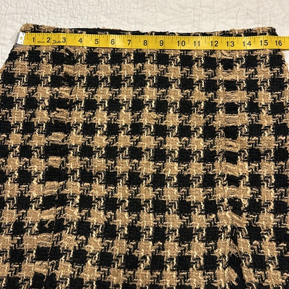 House of Harlow 1960 Black and Tan Tweed Ensemble - Picture 5 of 10